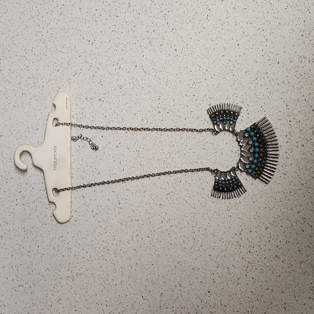 Maurices NWT Silver and Turquoise Fashion Statement Necklace